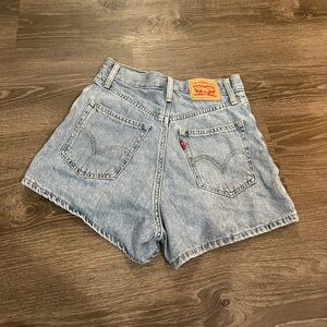 Levi Mom Shorts